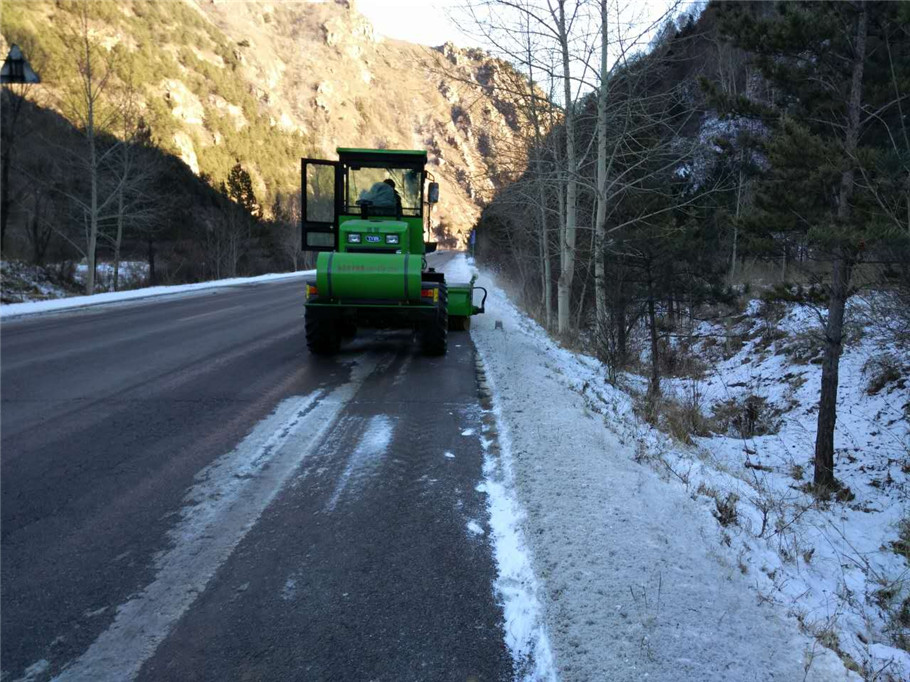 滾刷式強力掃雪機國產(chǎn)